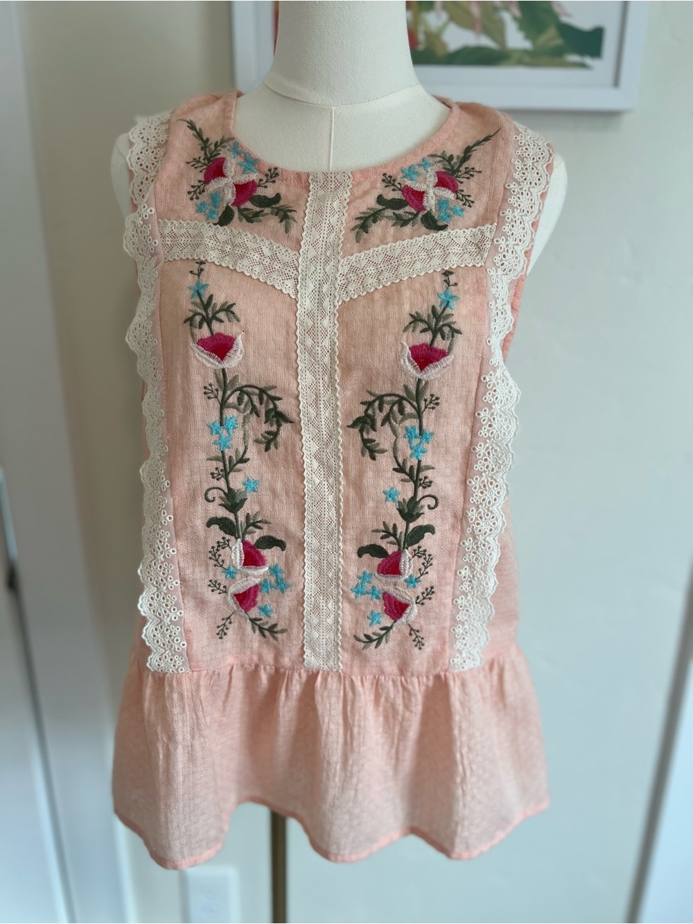 Entro Pink Embroidered Lace Trim Tank 🌷